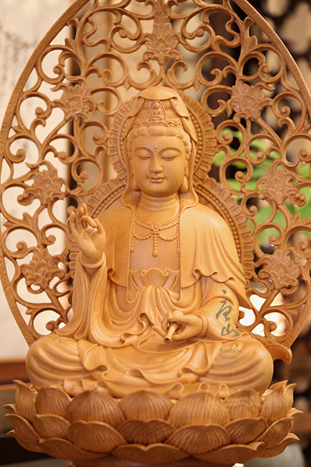 神明佛像雕刻-台灣檜木觀世音菩薩