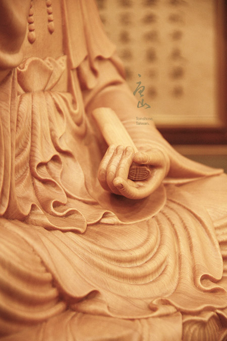 神明佛像雕刻-台灣檜木淨慧觀音