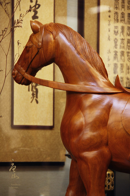 神明神像雕刻-神駒木雕