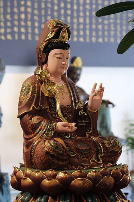 神明佛像雕刻-極彩大勢至菩薩 神明佛像雕刻-極彩大勢至菩薩